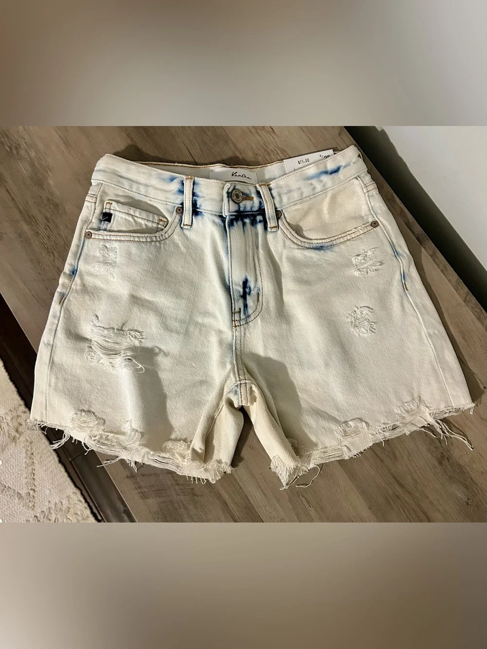 Kancan Distressed Acid Wash Denim Shorts Size 25 NWT Raw Hem High Rise